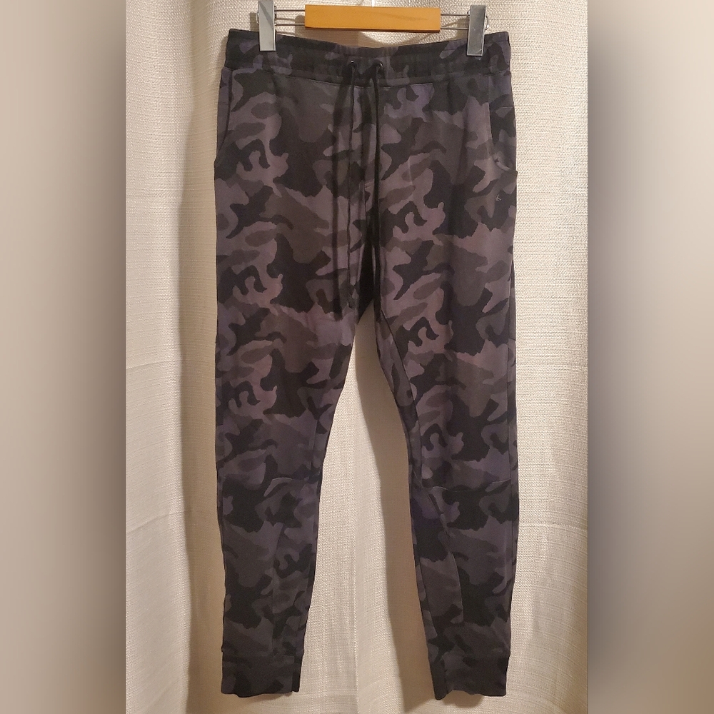 (4/$20) Kyodan Men's Black and Gray Camouflage Jogger Sweatpants